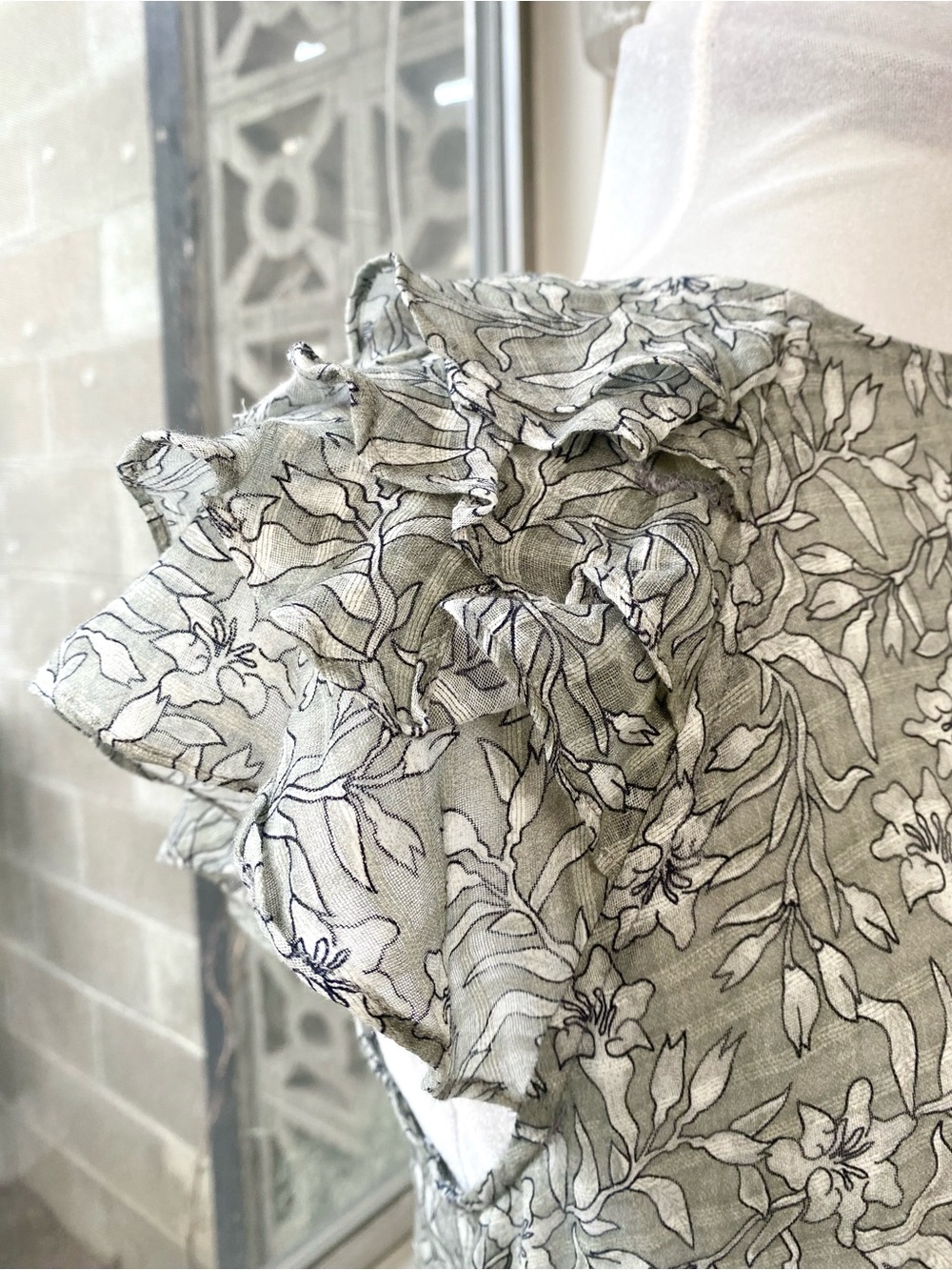 Nation LTD NWT Sarina Ruffle Sleeve Gauze Floral Garden Top, Size S - Picture 7 of 13